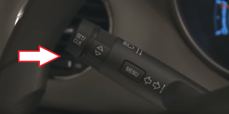 On this tutorial we need to use the DIC button. Located at the left side of the steering wheel.